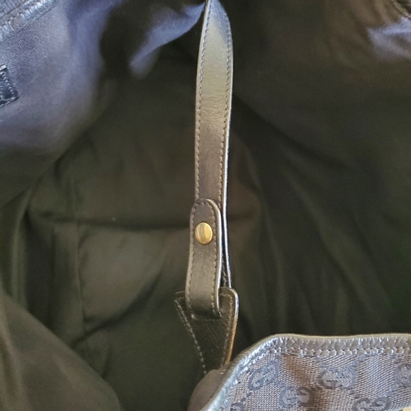 Authentic Gucci Pelham Handbag - Picture 10 of 16